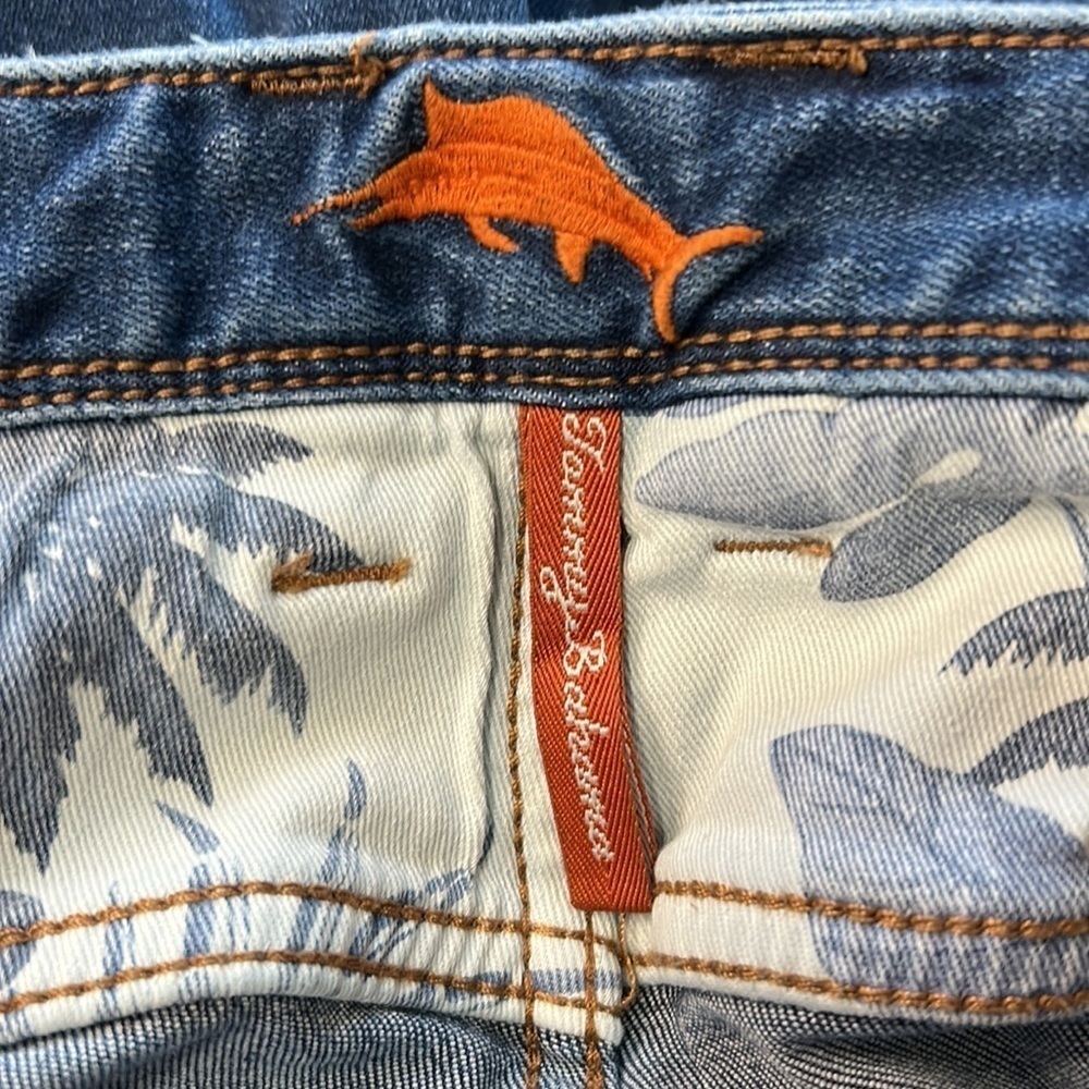 TOMMY BAHAMA Mens Straight Leg Mid Wash Jean Sz 48 x 30 - Picture 6 of 8